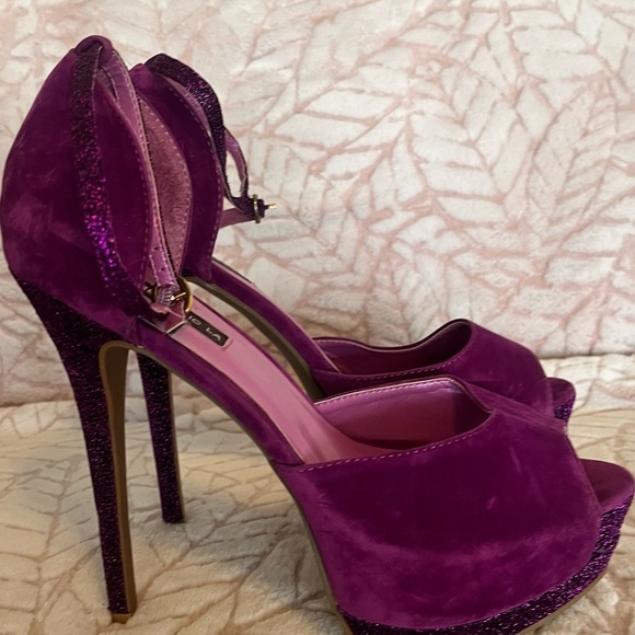 Shoe Republic LA Purple Pumps - Picture 5 of 5